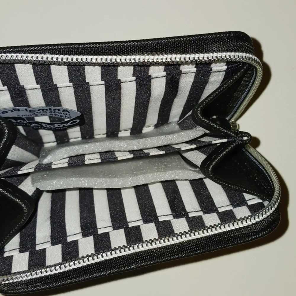 Marc Tetro Zip Around Wallet with Wrist Strap Vegan NWT Frenchie - Picture 7 of 14